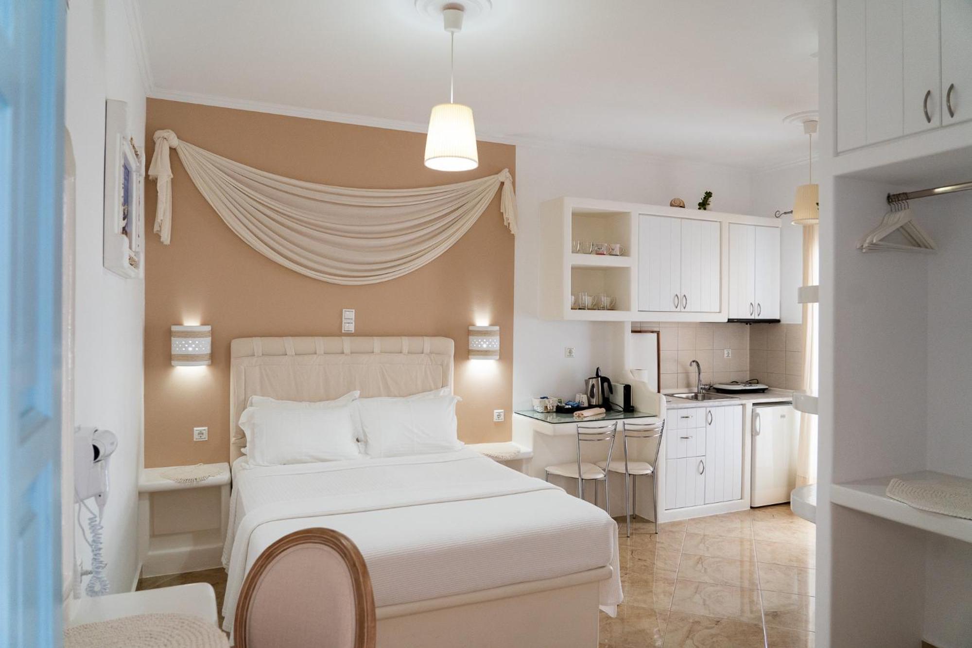 Aggelos Studios Adámas